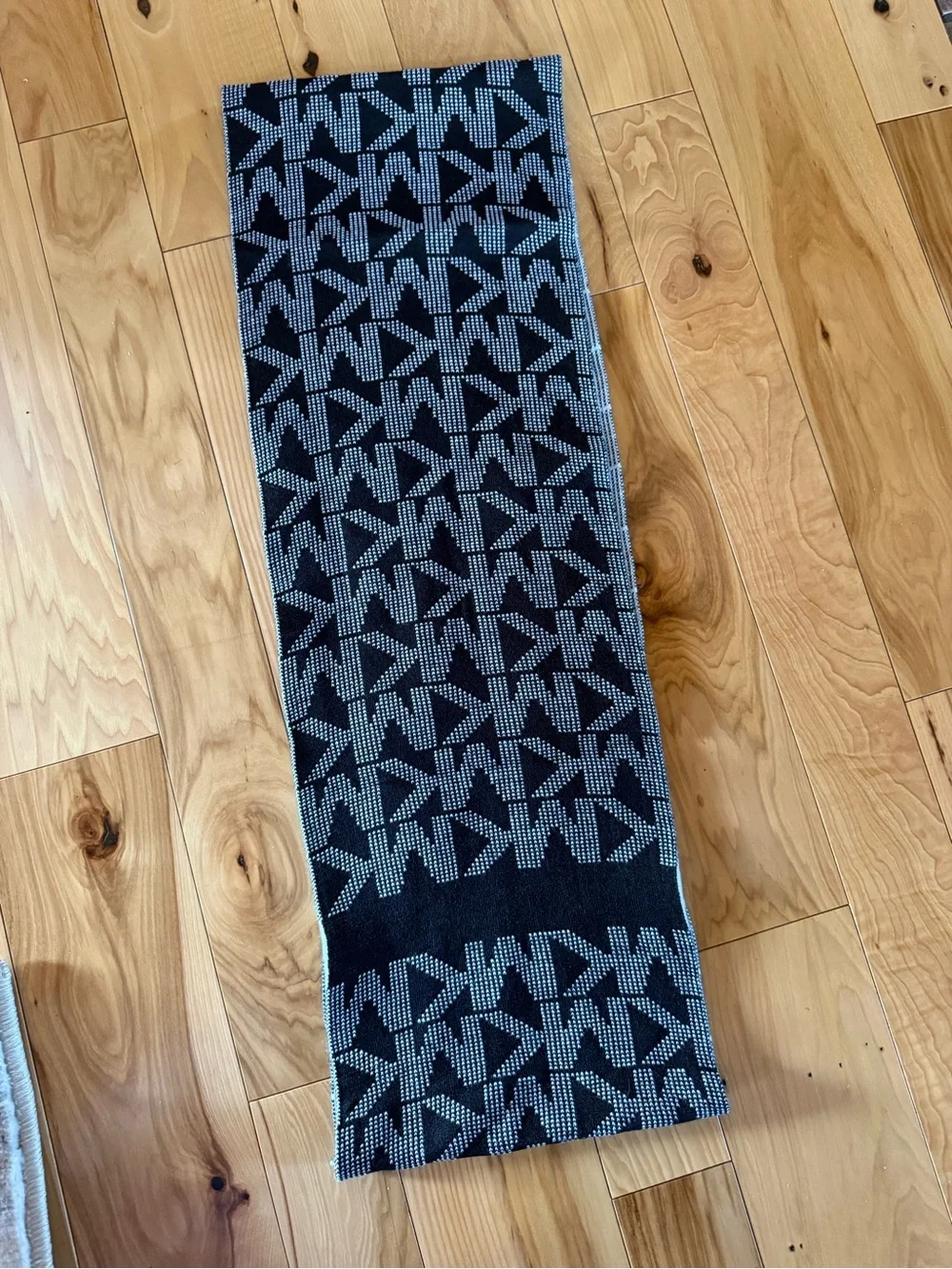 MICHAEL Michael Kors Black and Grey Logo Knit Scarf